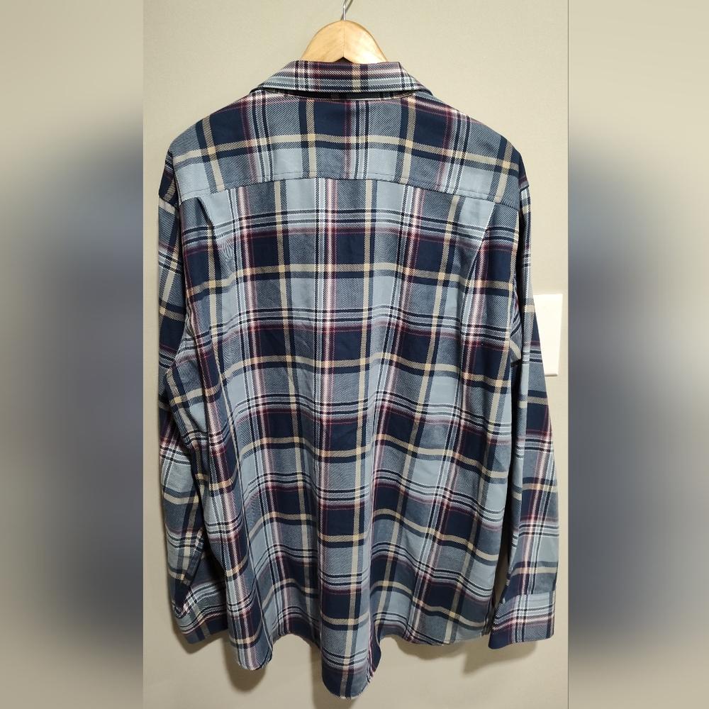 Izod Men's XXL Plaid Long Sleeve Button-Down Flannel Shirt, Blue/Red/Tan/White - Picture 6 of 7